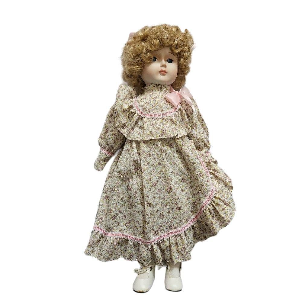 1989 Brinn's Porcelain Doll